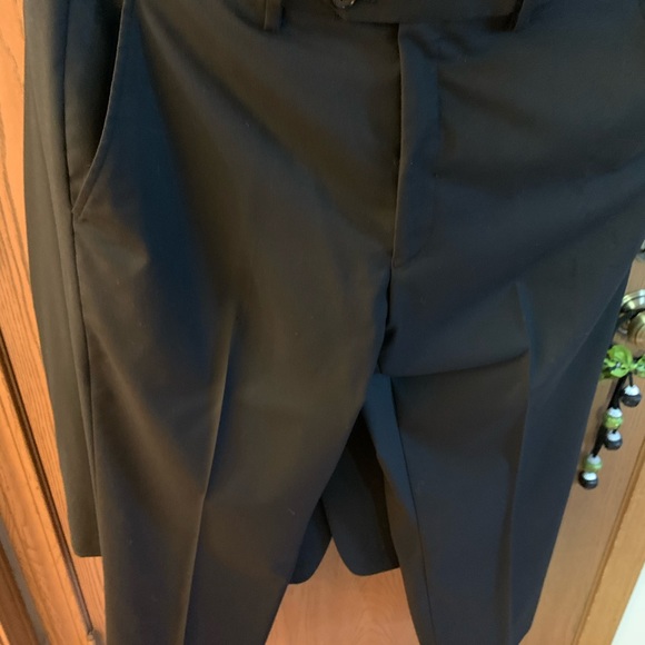 Men’s black suit - Picture 4 of 9